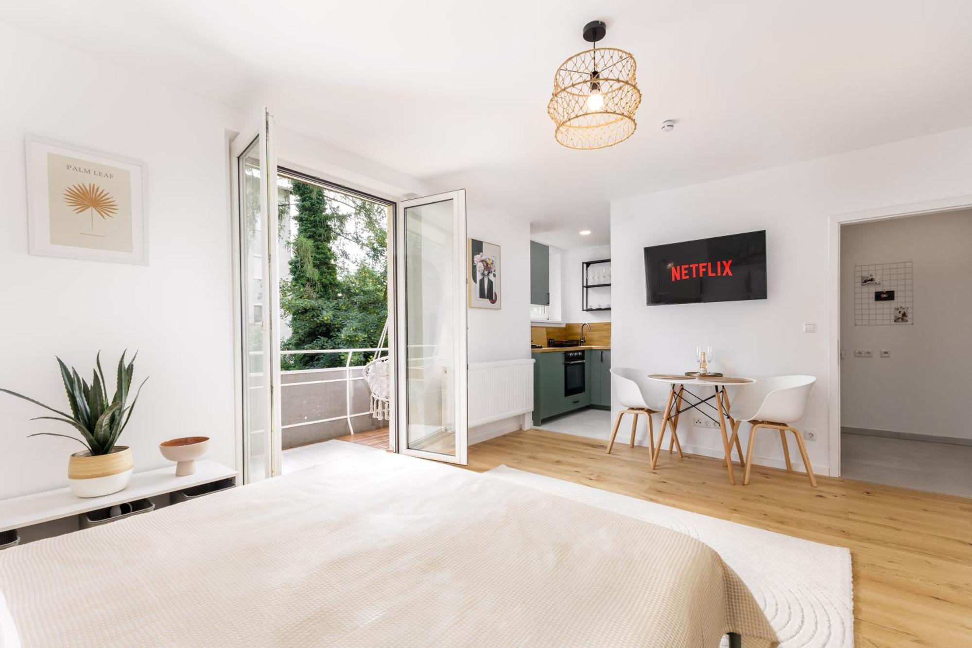 Design-Apartment In Linz Mit Netflix & Balkon 외부 사진